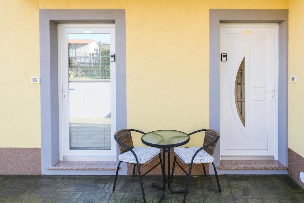 Apartments Mirela โคเปร์ ภายนอก รูปภาพ