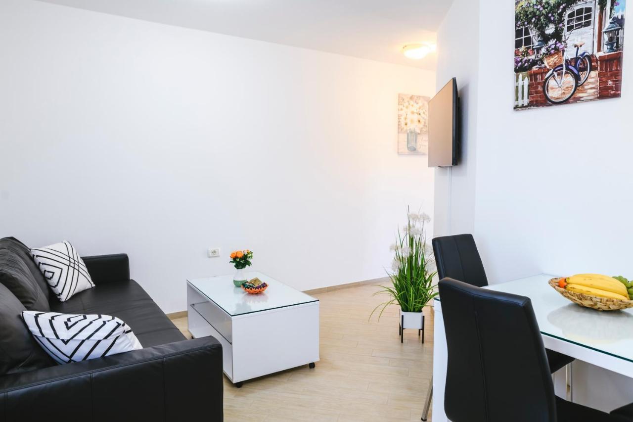 Apartments Mirela โคเปร์ ภายนอก รูปภาพ