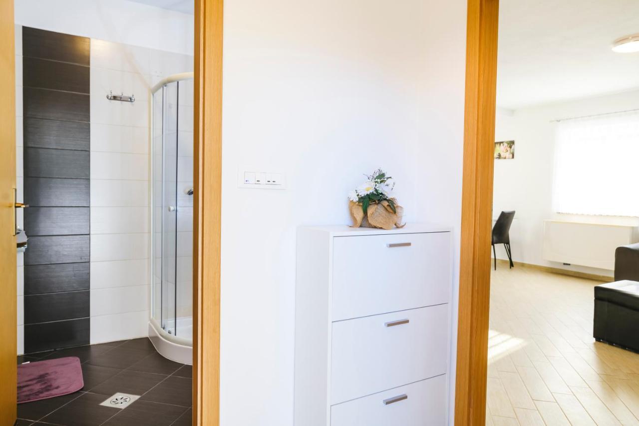 Apartments Mirela โคเปร์ ภายนอก รูปภาพ